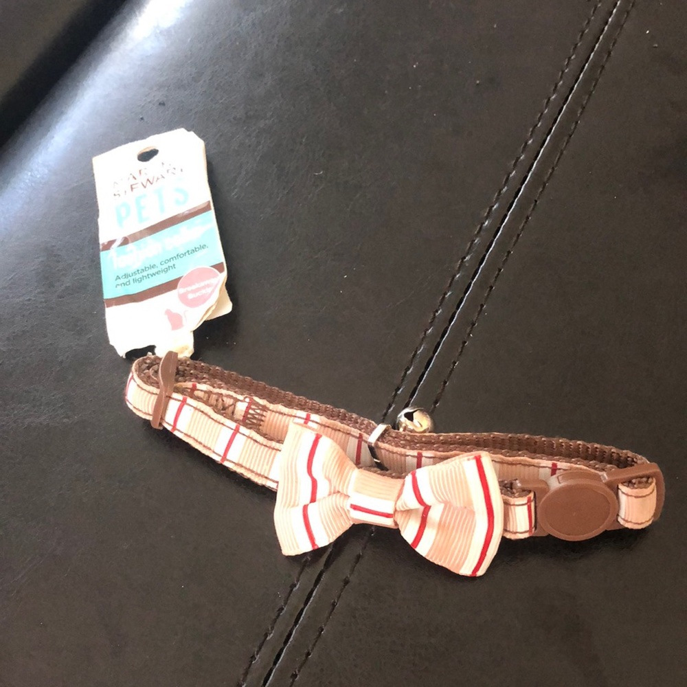$2 add on bundle! NWT Martha Stewart breakaway cat collar.